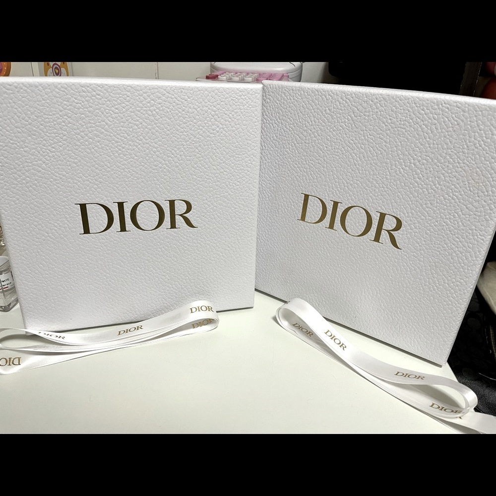 “2” Dior Gift Box with ribbon